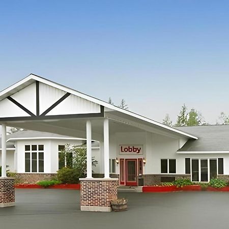 Econo Lodge Lakeshore Manistique Bagian luar foto