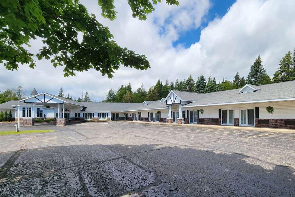 Econo Lodge Lakeshore Manistique Bagian luar foto