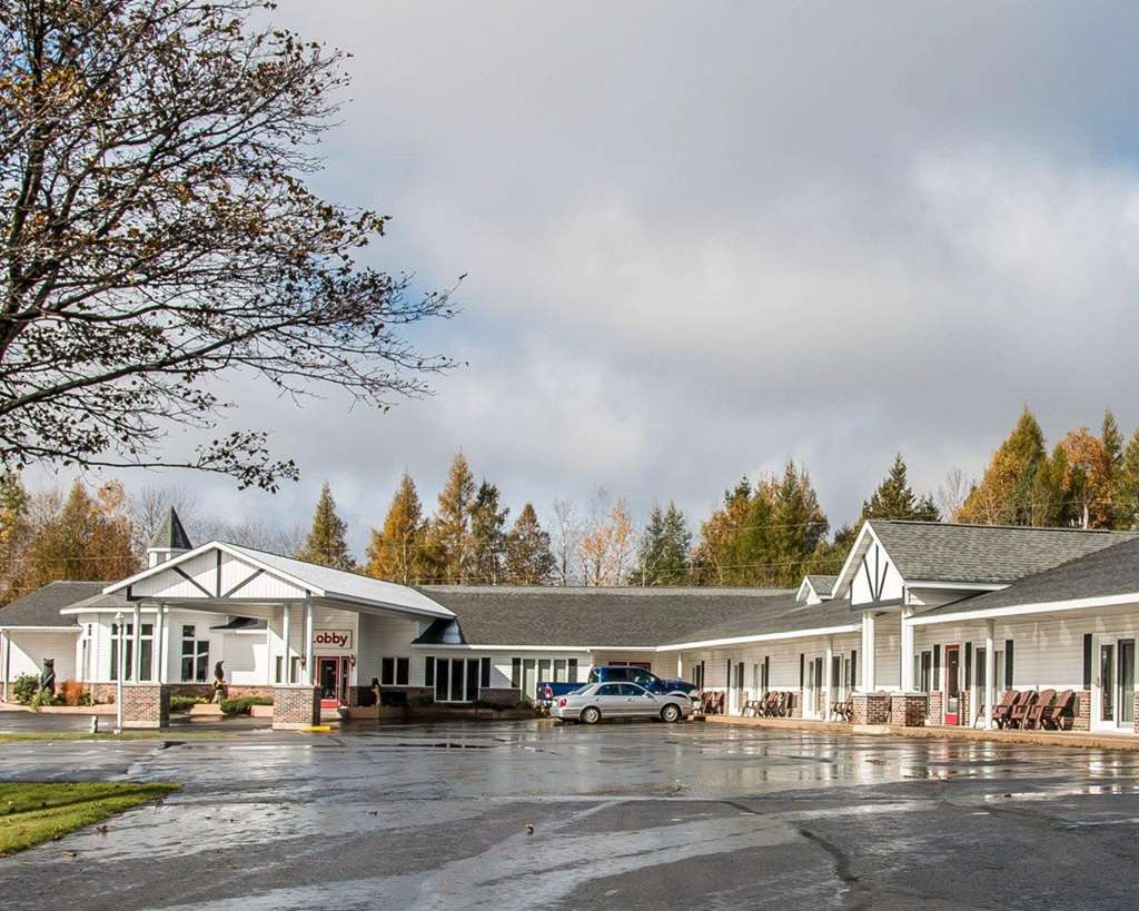 Econo Lodge Lakeshore Manistique Bagian luar foto